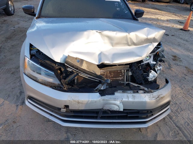 3VW2K7AJ8FM314064 Volkswagen Jetta Sedan 2.0l S