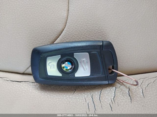 WBA3C3C53EPV90588 BMW 3 Series 320i Xdrive
