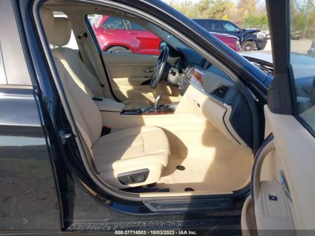 WBA3C3C53EPV90588 BMW 3 Series 320i Xdrive