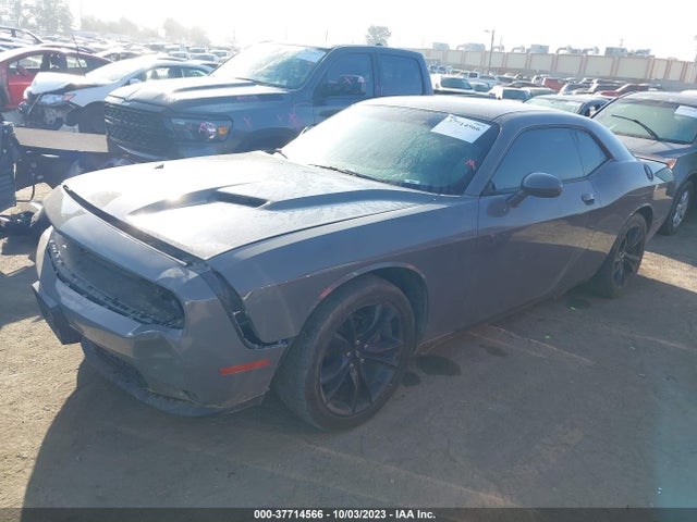 Dodge Challenger Sxt 2018 2C3CDZAG8JH280673 Image 2