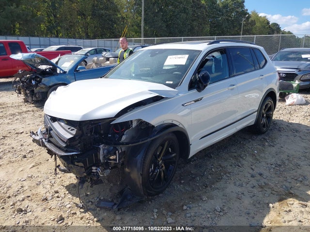 3VVCB7AX4PM124955 Volkswagen Tiguan 2.0t Se R-line Black