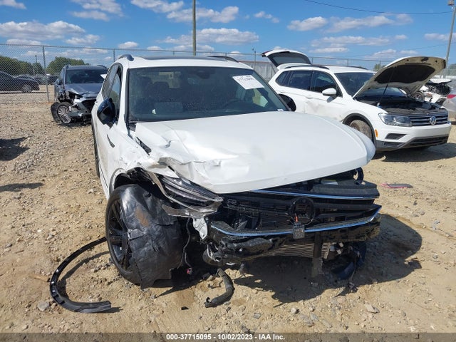 3VVCB7AX4PM124955 Volkswagen Tiguan 2.0t Se R-line Black