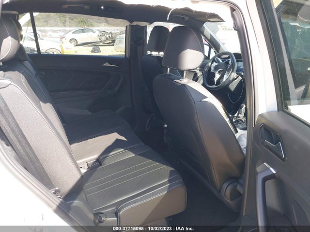 3VVCB7AX4PM124955 Volkswagen Tiguan 2.0t Se R-line Black