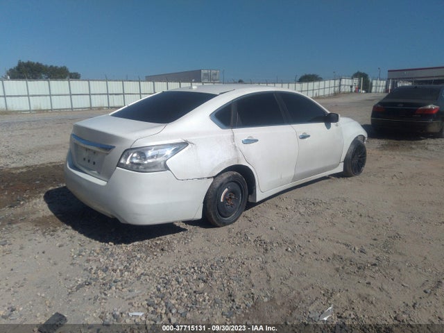 Nissan Altima 2.5 S 2015 1N4AL3APXFC268396 Image 4