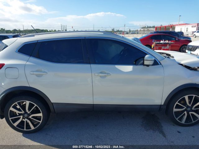 JN1BJ1CP5JW151762 Nissan Rogue Sport Sl