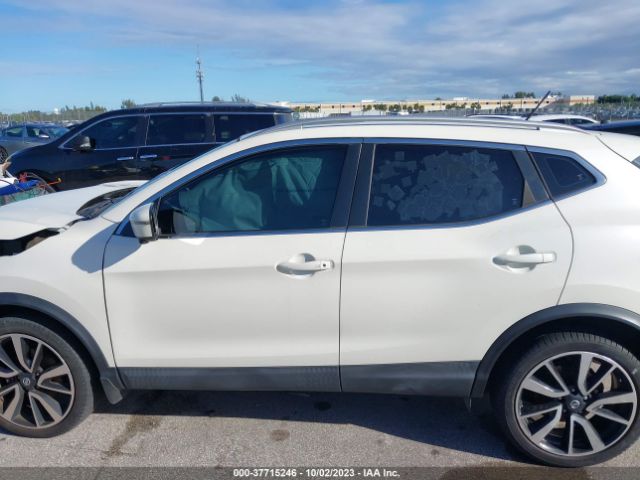 JN1BJ1CP5JW151762 Nissan Rogue Sport Sl