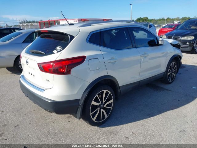 JN1BJ1CP5JW151762 Nissan Rogue Sport Sl
