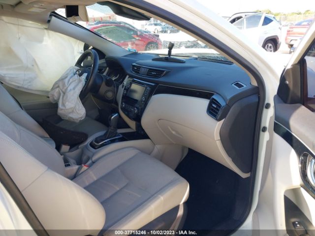 JN1BJ1CP5JW151762 Nissan Rogue Sport Sl