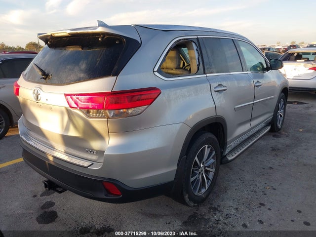 Toyota Highlander Xle/se 2017 5TDKZRFH7HS523833 Image 4