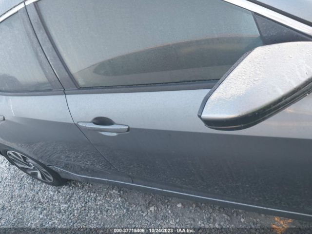 SHHFK7H24JU417805 Honda Civic Hatchback Lx
