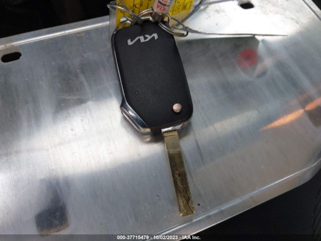 5XXG24J25NG088498 KIA K5 LX