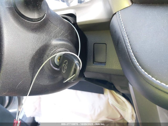 Toyota Rav4 Xle 2017 2T3WFREV6HW375836 Image 11