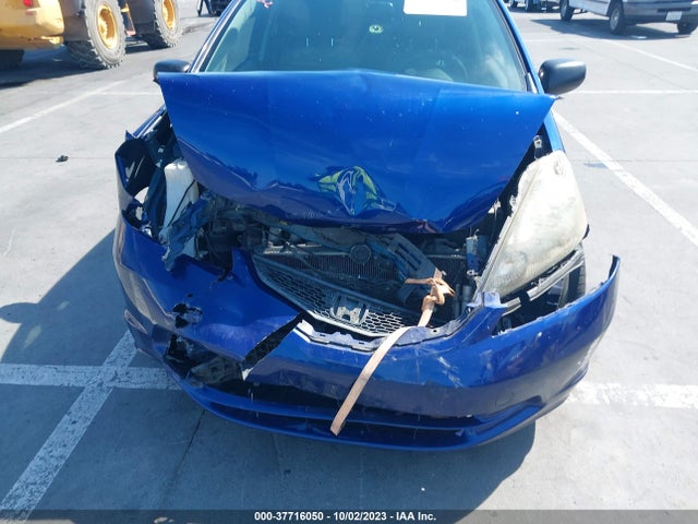 2010 HONDA FIT VIN: JHMGE8H21AS005765