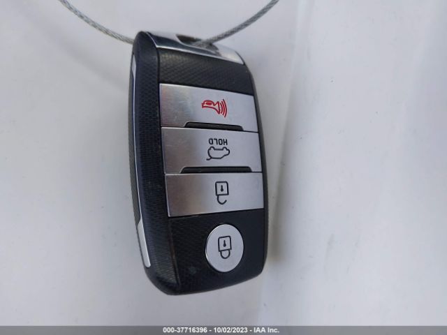 KNDPNCAC6H7138087 KIA Sportage Ex
