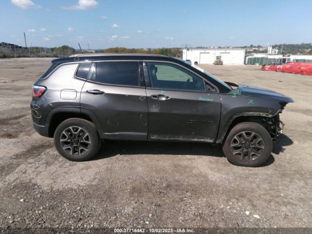 3C4NJDDBXKT627915 Jeep Compass Trailhawk