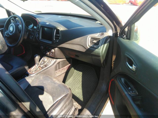 3C4NJDDBXKT627915 Jeep Compass Trailhawk