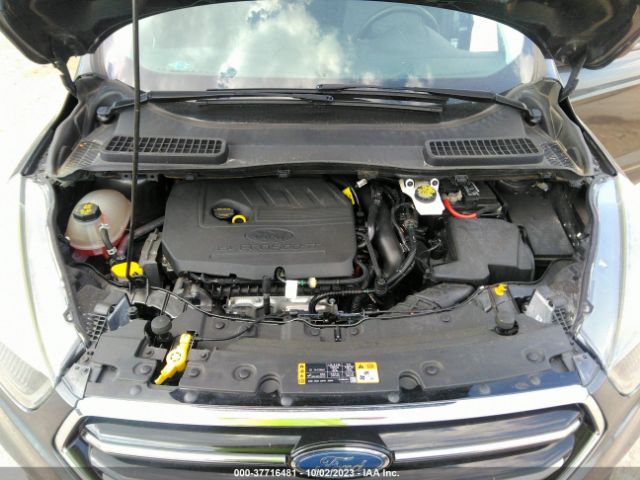 1FMCU0GD8HUA32124 Ford ESCAPE SE