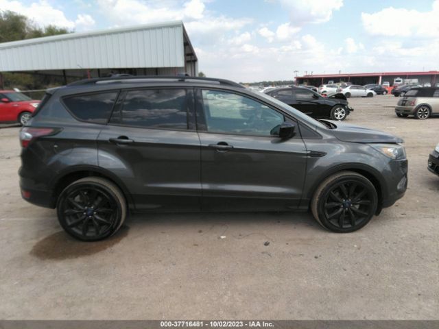 1FMCU0GD8HUA32124 Ford ESCAPE SE