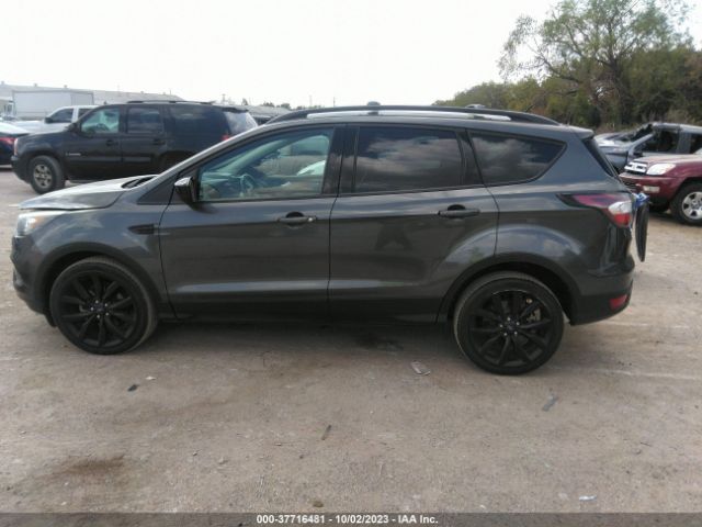 1FMCU0GD8HUA32124 Ford ESCAPE SE
