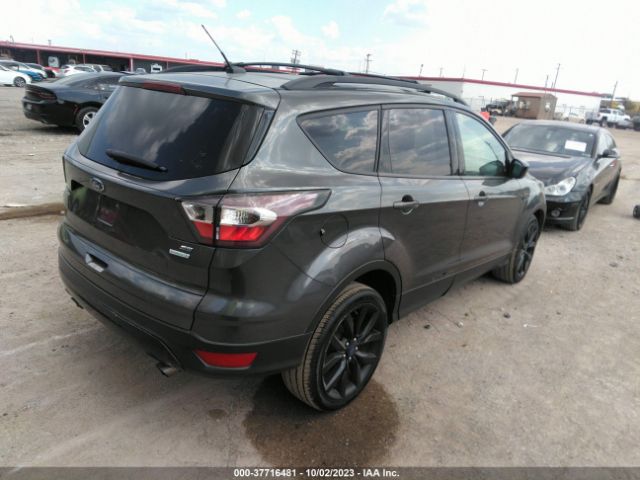 1FMCU0GD8HUA32124 Ford ESCAPE SE