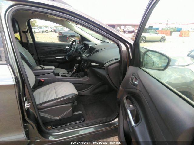 1FMCU0GD8HUA32124 Ford ESCAPE SE