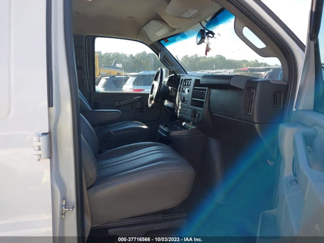 Chevrolet EXPRESS CARGO VAN 2018 1GCWGAFG5J1345472 Image 5