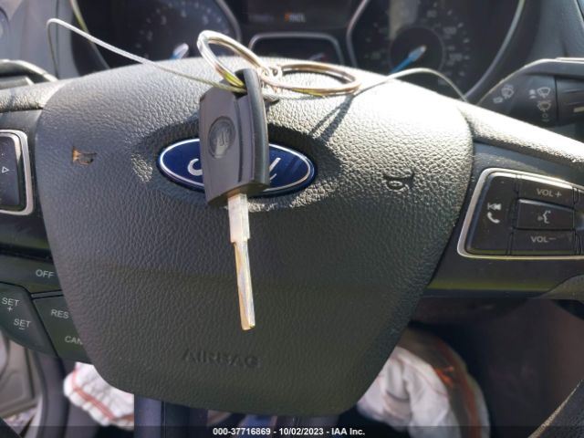 1FADP3F28FL267942 Ford FOCUS SE