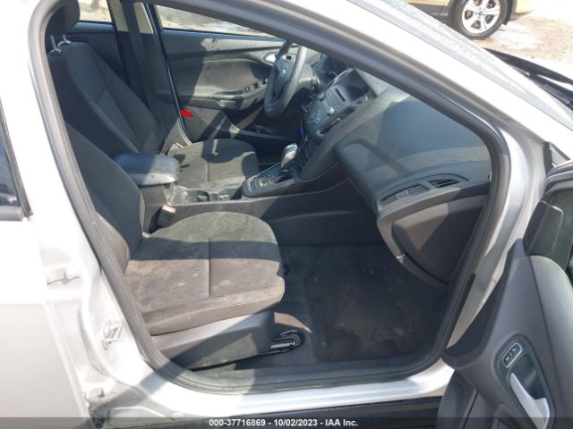 1FADP3F28FL267942 Ford FOCUS SE