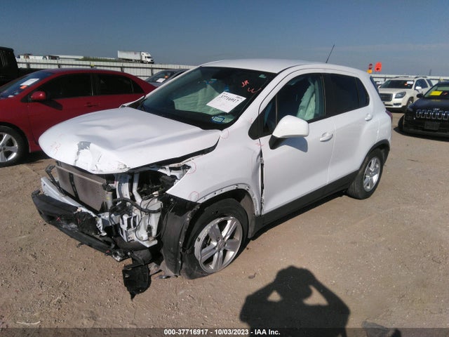 Chevrolet TRAX LS 2019 3GNCJKSB1KL381200 Image 2