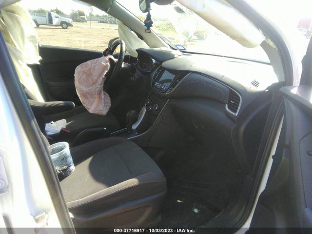 Chevrolet TRAX LS 2019 3GNCJKSB1KL381200 Image 5