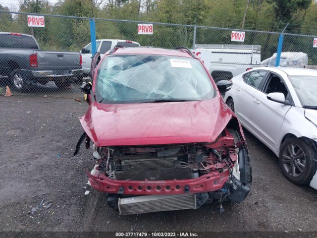 1FMCU9J90KUB89517 Ford Escape Titanium