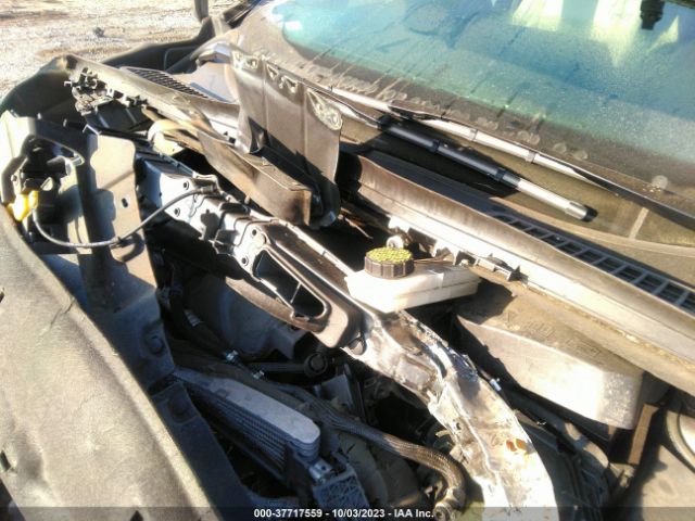 1FMCU0J95HUE33778 Ford Escape Titanium