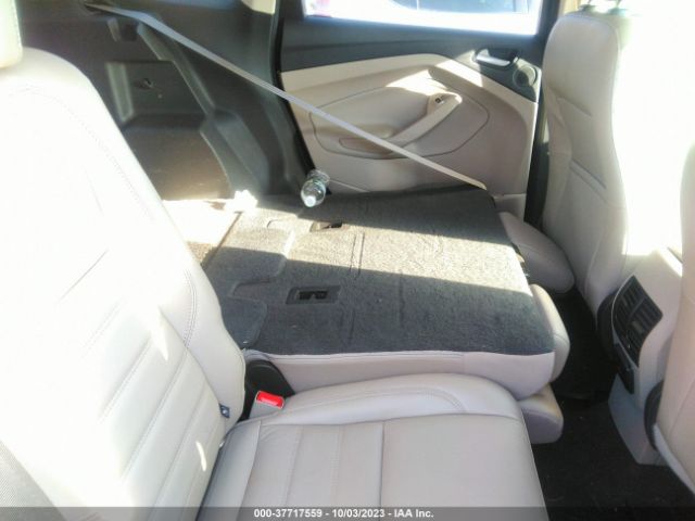 1FMCU0J95HUE33778 Ford Escape Titanium