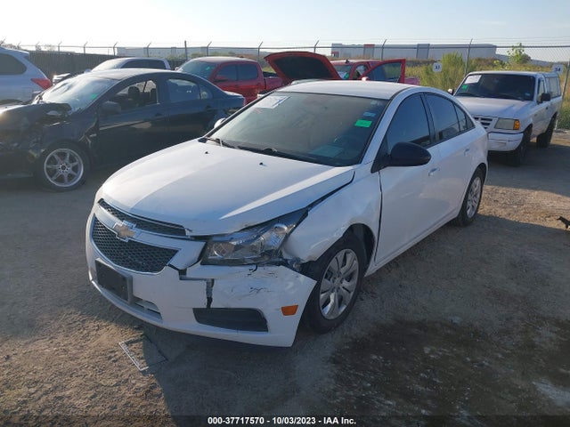 Chevrolet CRUZE LS 2014 1G1PA5SH9E7191825 Image 2