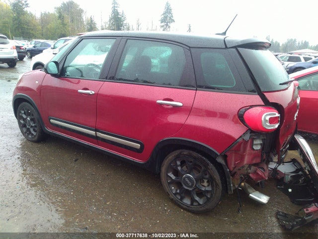 2016 FIAT 500L ZFBCFADH1GZ037617 Photo 2