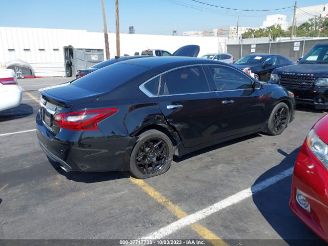 1N4AL3AP0HC470022 Nissan Altima 2.5 Sr