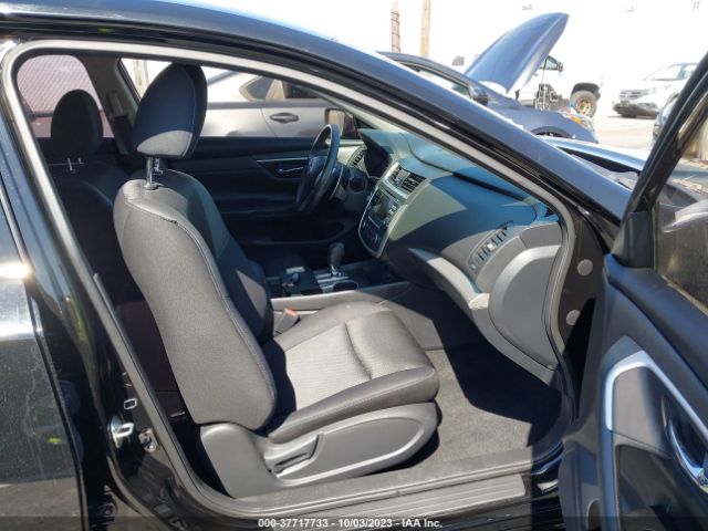 1N4AL3AP0HC470022 Nissan Altima 2.5 Sr