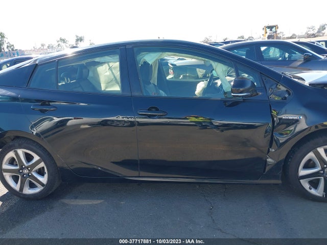 Toyota Prius Four 2016 JTDKARFU9G3517908 Image 12