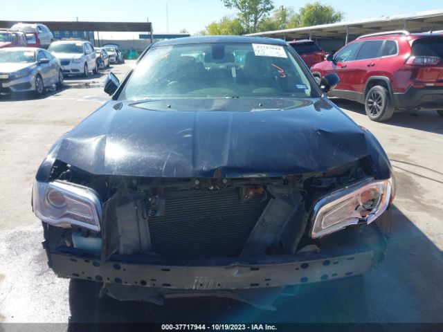2C3CCAAG5GH248423 Chrysler 300 Anniversary Edition