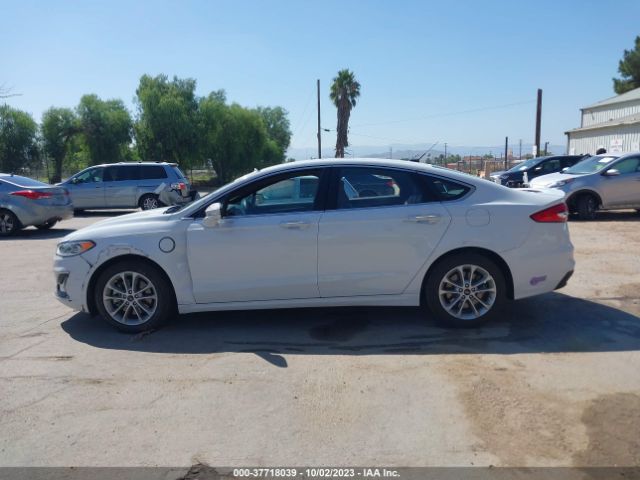 3FA6P0SU9KR175118 Ford Fusion Energi Titanium