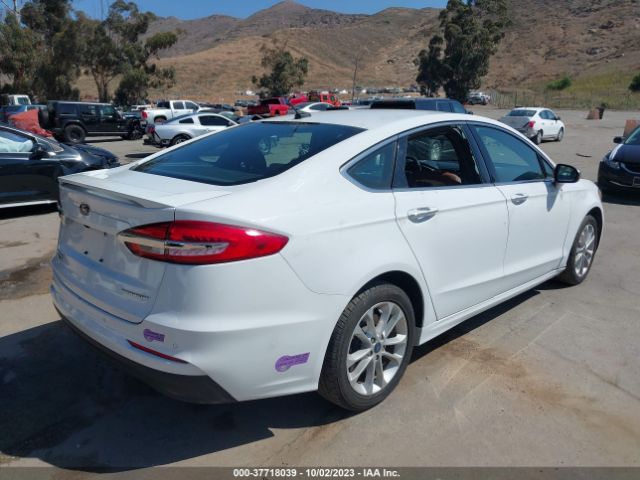 3FA6P0SU9KR175118 Ford Fusion Energi Titanium