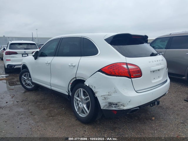 2014 PORSCHE CAYENNE WP1AA2A24ELA05025 Photo 2
