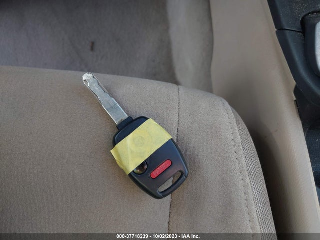 Aukcja sprzedaży 2006 Honda Civic Sdn Lx, vin: 1HGFA16566L005230, numer aukcji: 37718239
