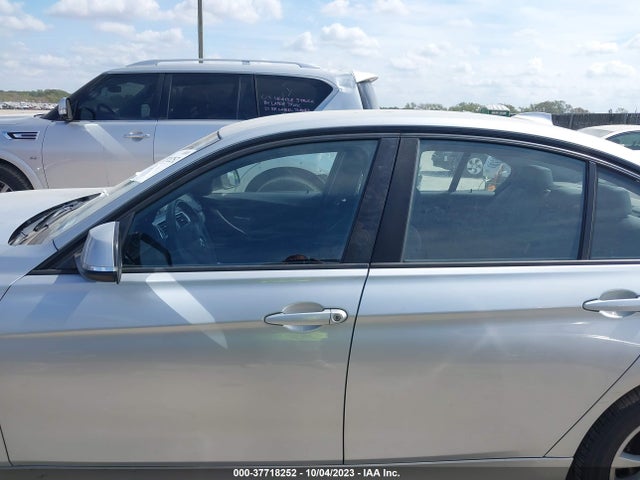 BMW 320i 2017 WBA8A9C59HK619530 Image 14