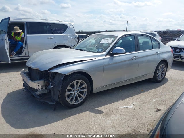 BMW 320i 2017 WBA8A9C59HK619530 Image 2