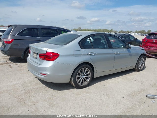 BMW 320i 2017 WBA8A9C59HK619530 Image 4