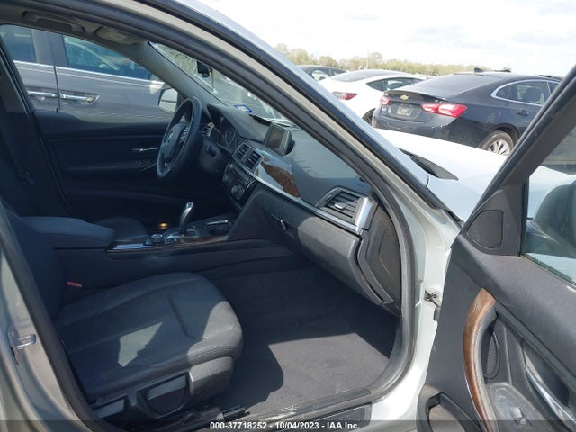 BMW 320i 2017 WBA8A9C59HK619530 Image 5