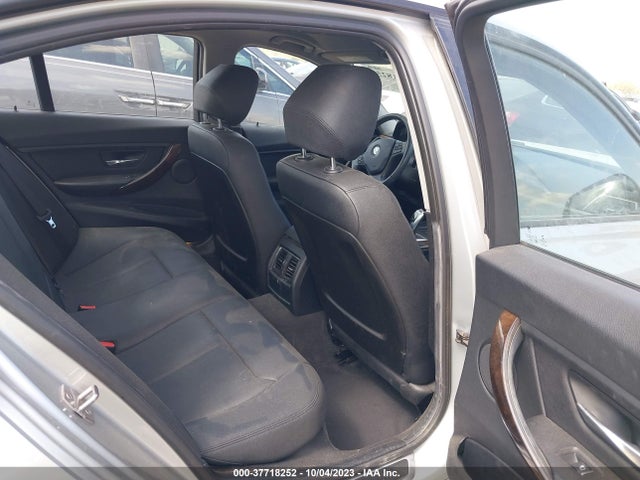 BMW 320i 2017 WBA8A9C59HK619530 Image 8
