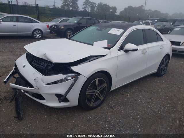 WDD3G4FB4KW000579 Mercedes-Benz A-class A 220
