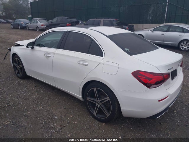 WDD3G4FB4KW000579 Mercedes-Benz A-class A 220